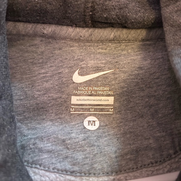 Nike Sweatshirt - Picture 5 of 5